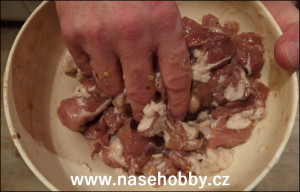Nejlepší nástroj k přípravě masa jsou vlastní ruce