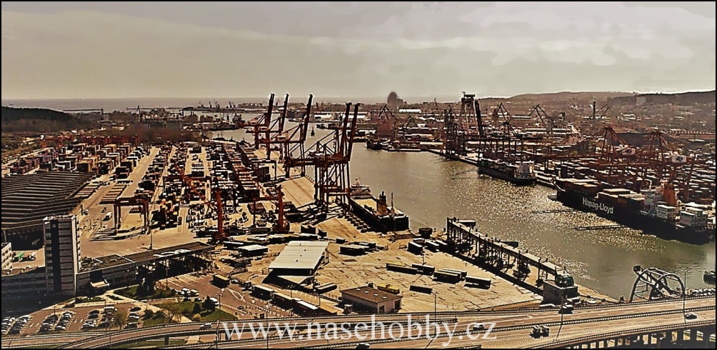 Loděnice a přístav Gdyně
